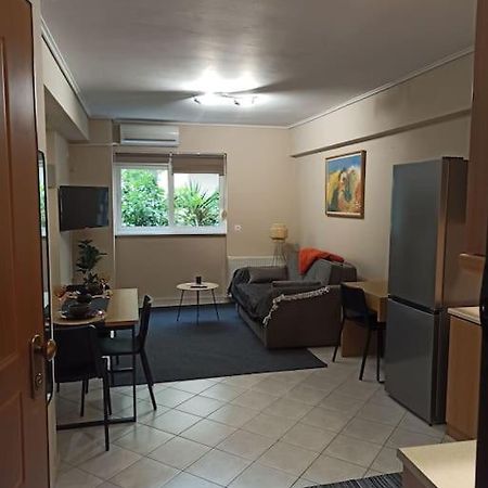 Central Living Athena Bagian luar foto