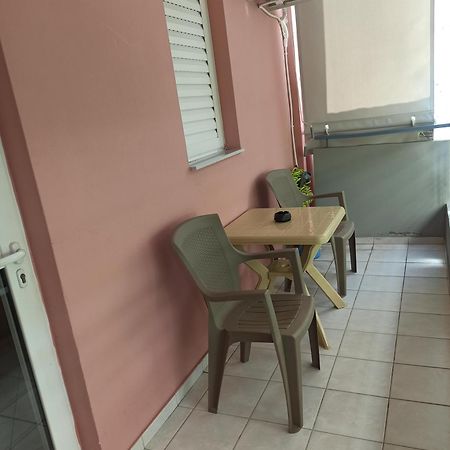 Central Living Athena Bagian luar foto