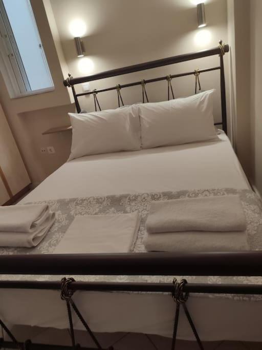 Central Living Athena Bagian luar foto