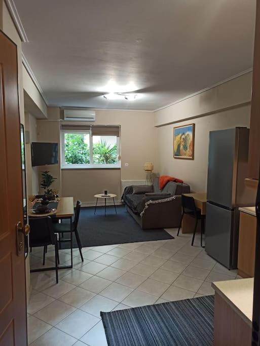 Central Living Athena Bagian luar foto