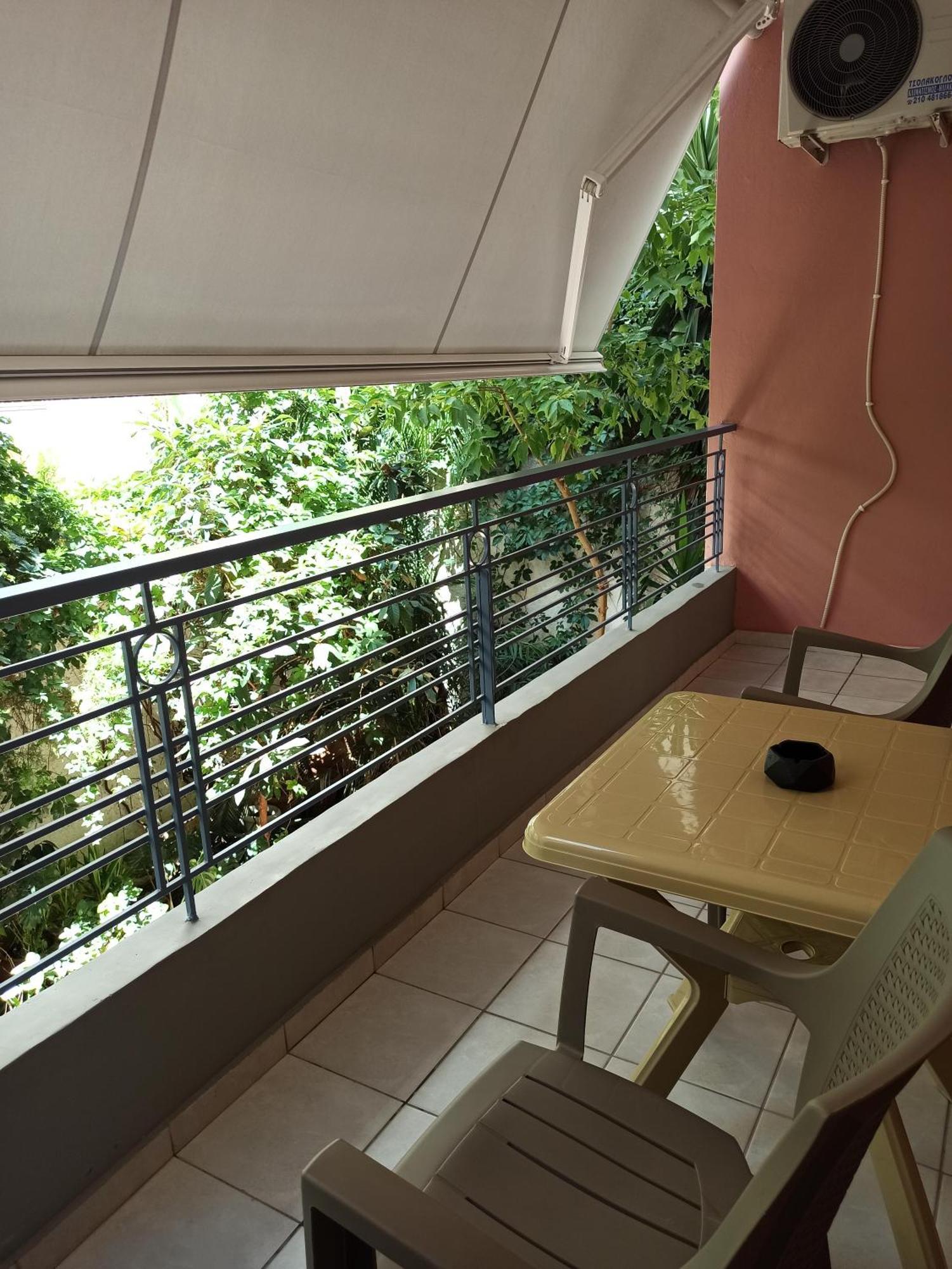 Central Living Athena Bagian luar foto